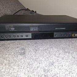 JVC DVD & VCR COMBO UNIT