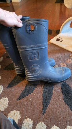 Men's waterproof boots size 12