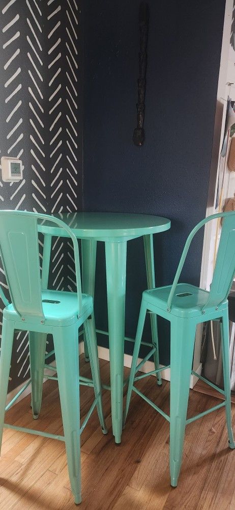 Bar Table with 4 Stools