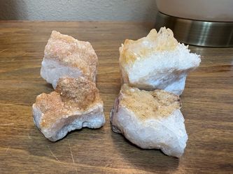 Small set of citrine crystal clusters
