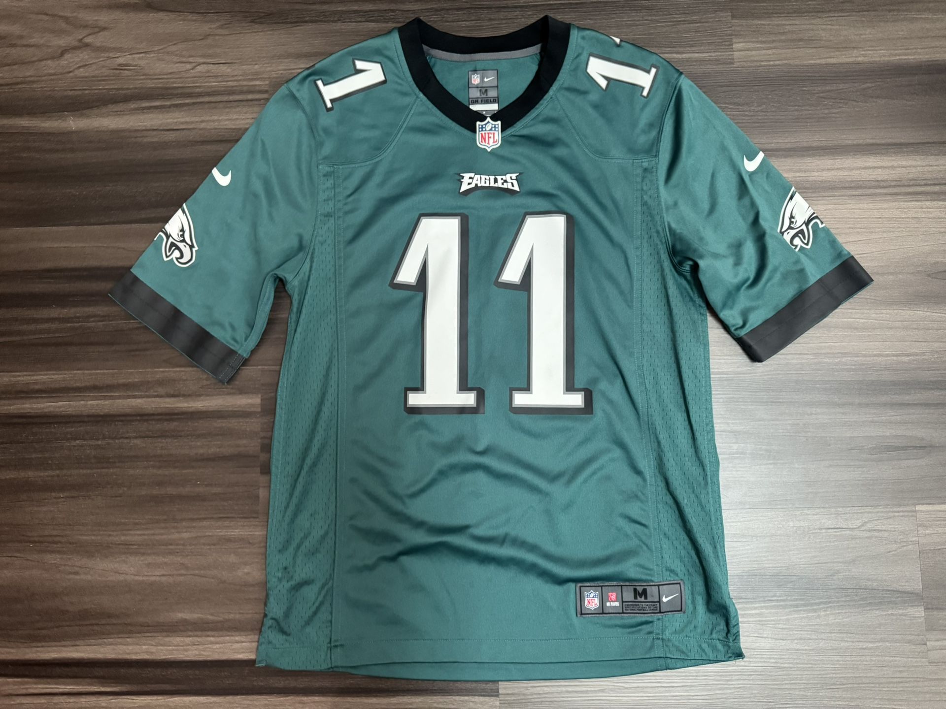 Nike Philadelphia Eagles Carson Wentz #11 NFL On Field Home Jersey Men’s Medium  100% authentic. Good condition.   The Nike Philadelphia Eagles Carson