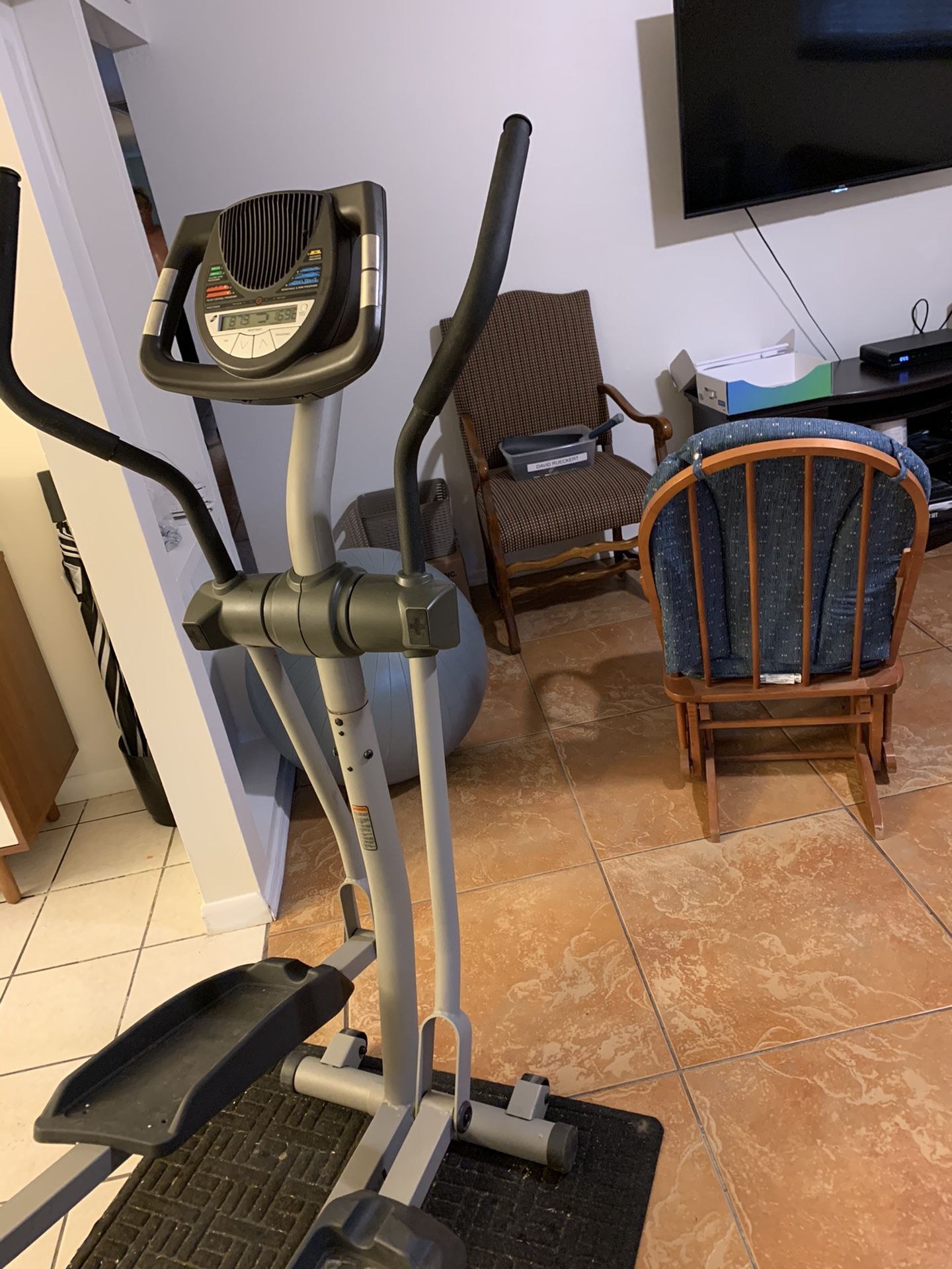 Elliptical ProForm XP 130 "squeaky" for Sale in Phoenix, AZ OfferUp