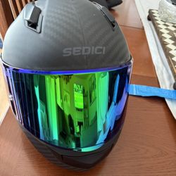 Sedici Strada Carbon Helmet With Green Visor And Cardo Speaker System Installed 