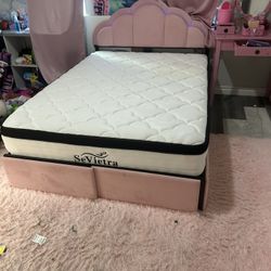 Full size bed 