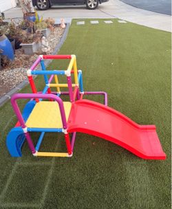 Climbing jungle gym play set with slide