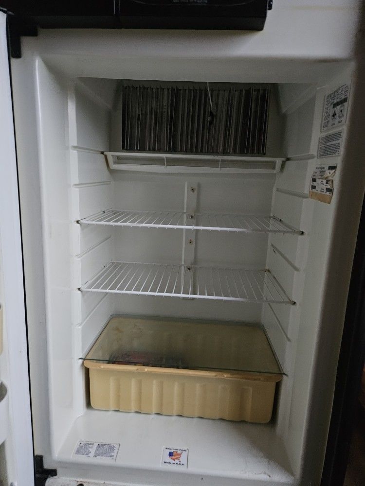 NORCOLD N 611 RV REFRIGERATOR for Sale in Los Angeles, CA OfferUp