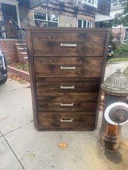 Dresser bedroom