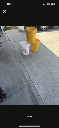 5 Gallon Plastic Bucket 4 For $18
