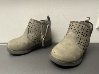 Cute Oshkosh Toddler Girl Boots - Size 6M