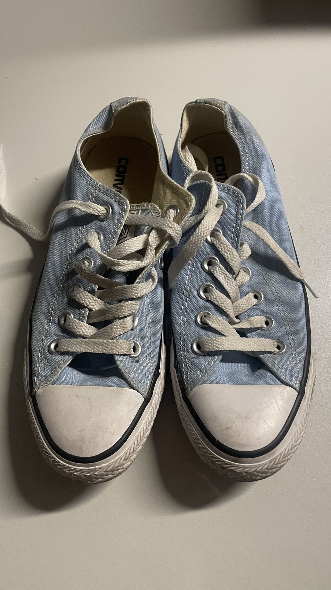 Converse Women’s 7, Men’s 5 Blue And White