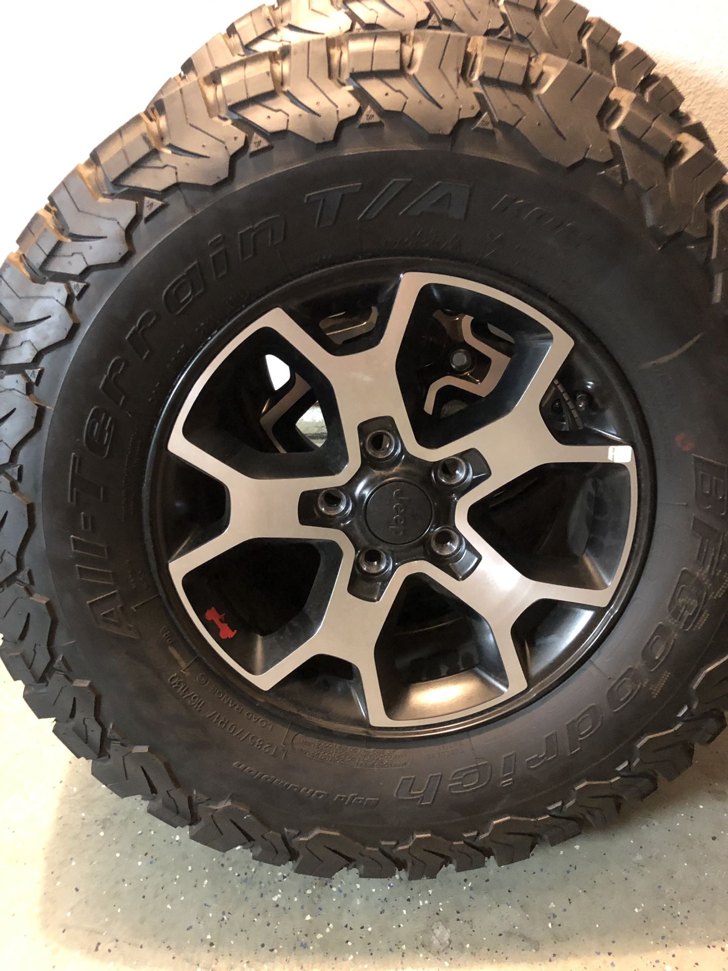 Jeep Rubicon wheels and tires