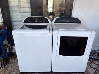 WHIRLPOOL WASHER AND DRYER SET