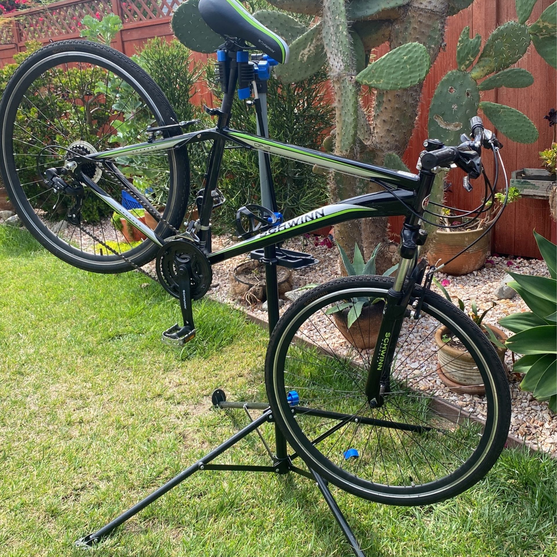 Schwinn Bicycle. for Sale in Inglewood CA OfferUp