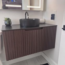 NEW 36in Floating Bathroom Vanity 