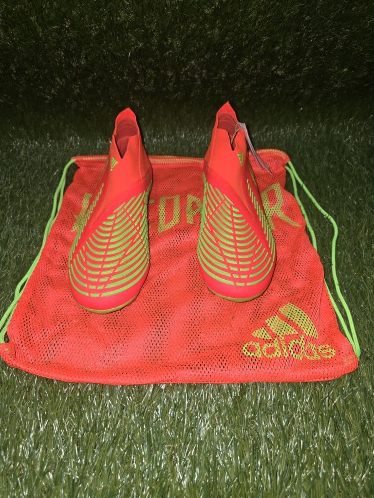 adidas Predator Edge+ FG Soccer Cleats
Size 10