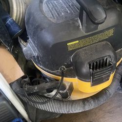 DeWalt Vacuum Cleaner