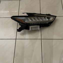 2021 Nissan Maxima Right Headlight