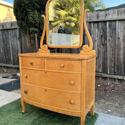 Birdseye Maple Mid Century Modern Dresser Chest of Drawer and Mirror! 