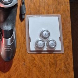 Shaver Men's Shaver Wet Or Dry Norelco With Extra Brand New Set Of Blades