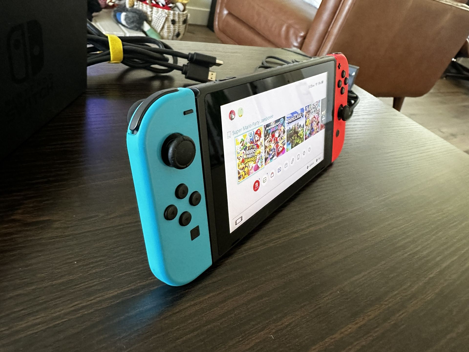 Nintendo Switch (2022) + Accessories