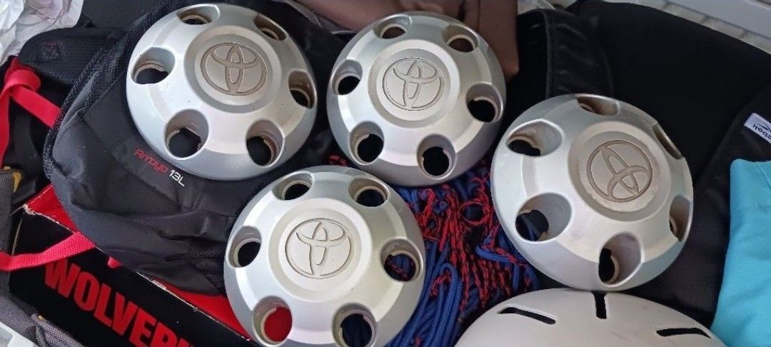 4 Toyota Lids For OEM Rims/ 4 Tapas Toyota