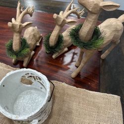  Winter 3 Pcs  Deer Décor And Matching Candle Holder 