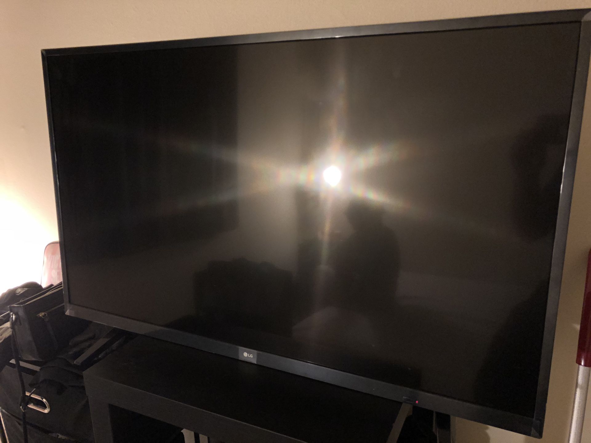 LG 4K 43”