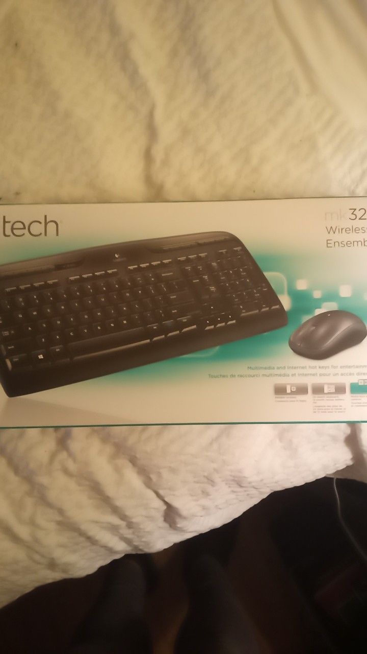 Logitech mk320 wireless keyboard and mouse