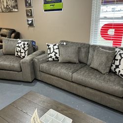 New Sofa & Loveseat Set