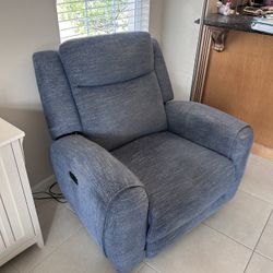 Large Blue Recliner Like New Dual Power