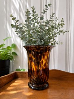 🤎 Amber Tortoise Glass Vase – Elegant Decorative Vase
