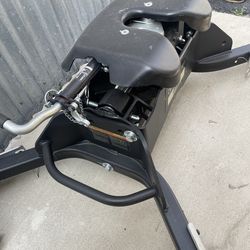 Dodge  5th Wheel Hitch