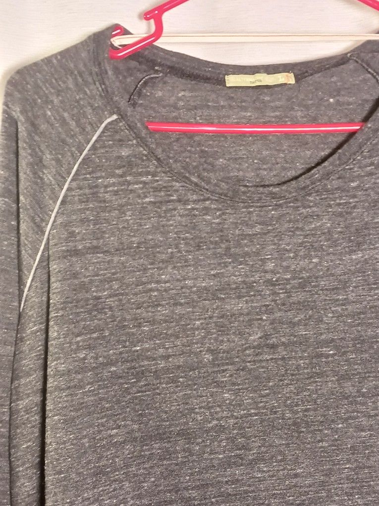 Alternative Earth Long Sleeve T Shirt Gray Jersey Pullover Size L Rayon Blend