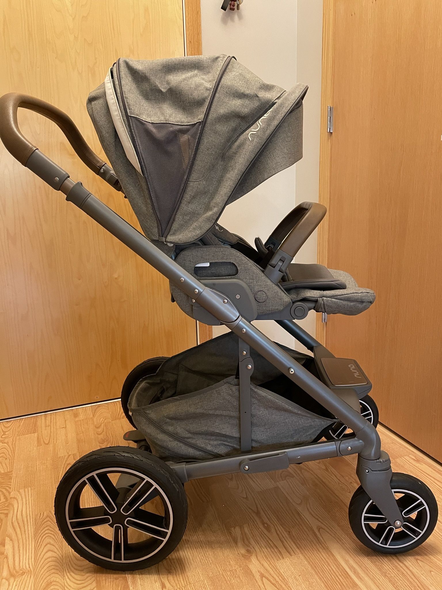 NUNA Mixx Next Stroller And PIPA RX Car Seat