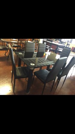 Table with 6 chairs!!!