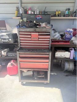 Craftsman Rolling Tool Chest Loaded With Tools