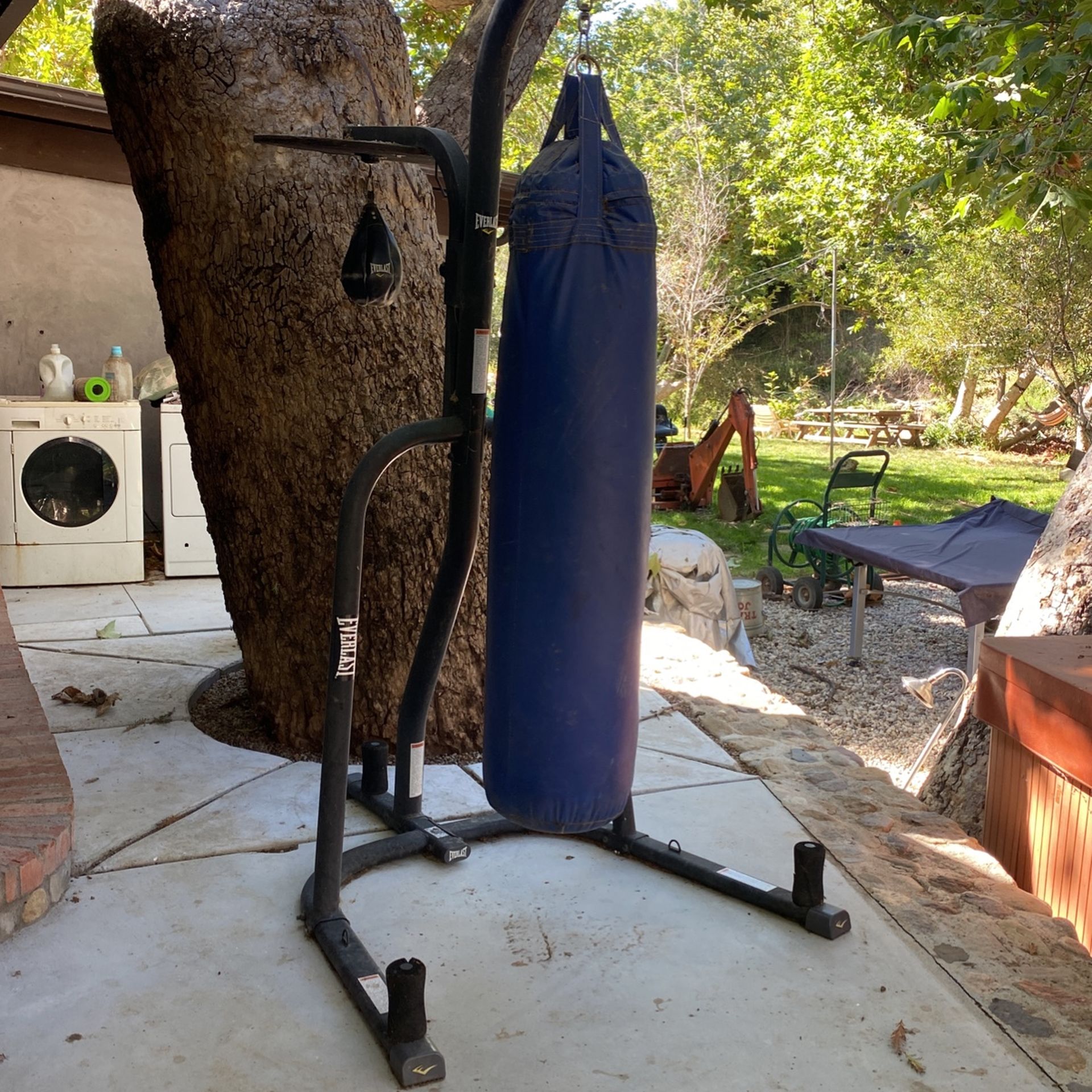 everlast punching bag set for Sale in Los Angeles, CA OfferUp