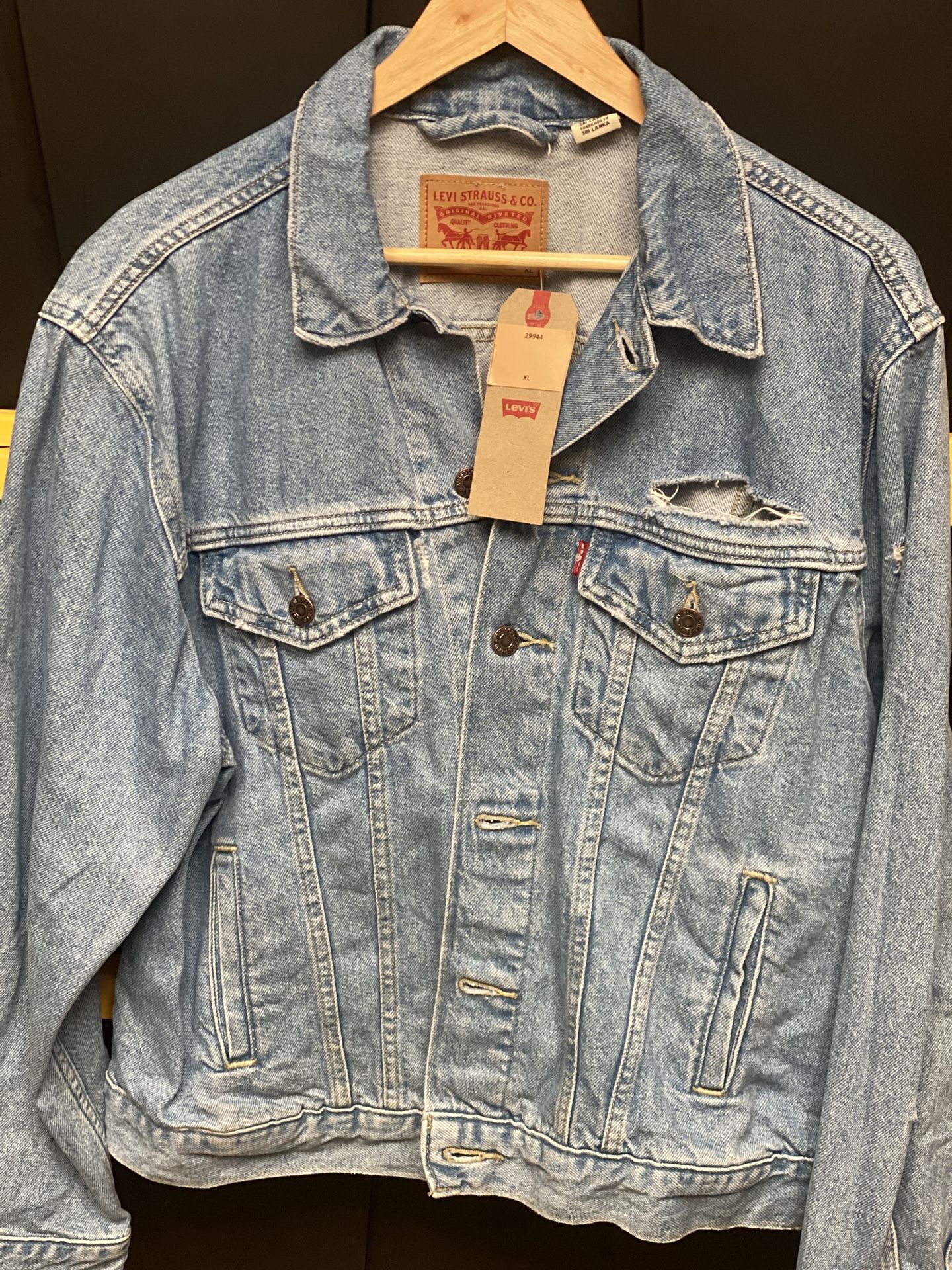 Brand New Women’s Levi Jean Jacket - Size Xl