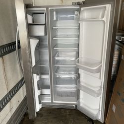 Frigidaire Refrigerator 
