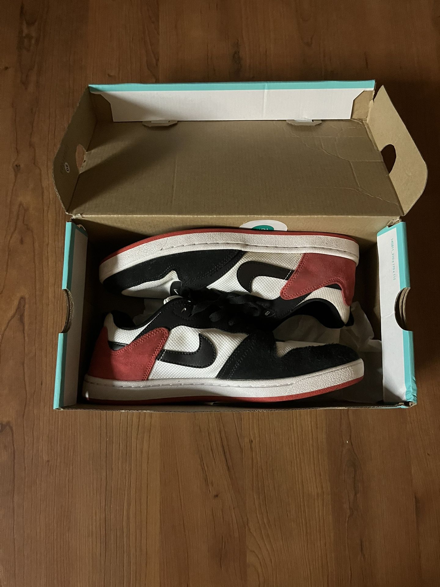Nike SB ALLEYOOP Size 8 1/2 In Men’s And 10 In Women