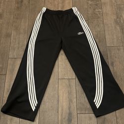 GV Gallery Bella Hadid Sweatpants 