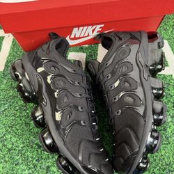 Nike Air Vapormax Plus Triple Black 