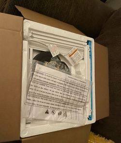 GE Window Air Conditioner A/C Unit Complete w/ Installation Kit Lightly Used