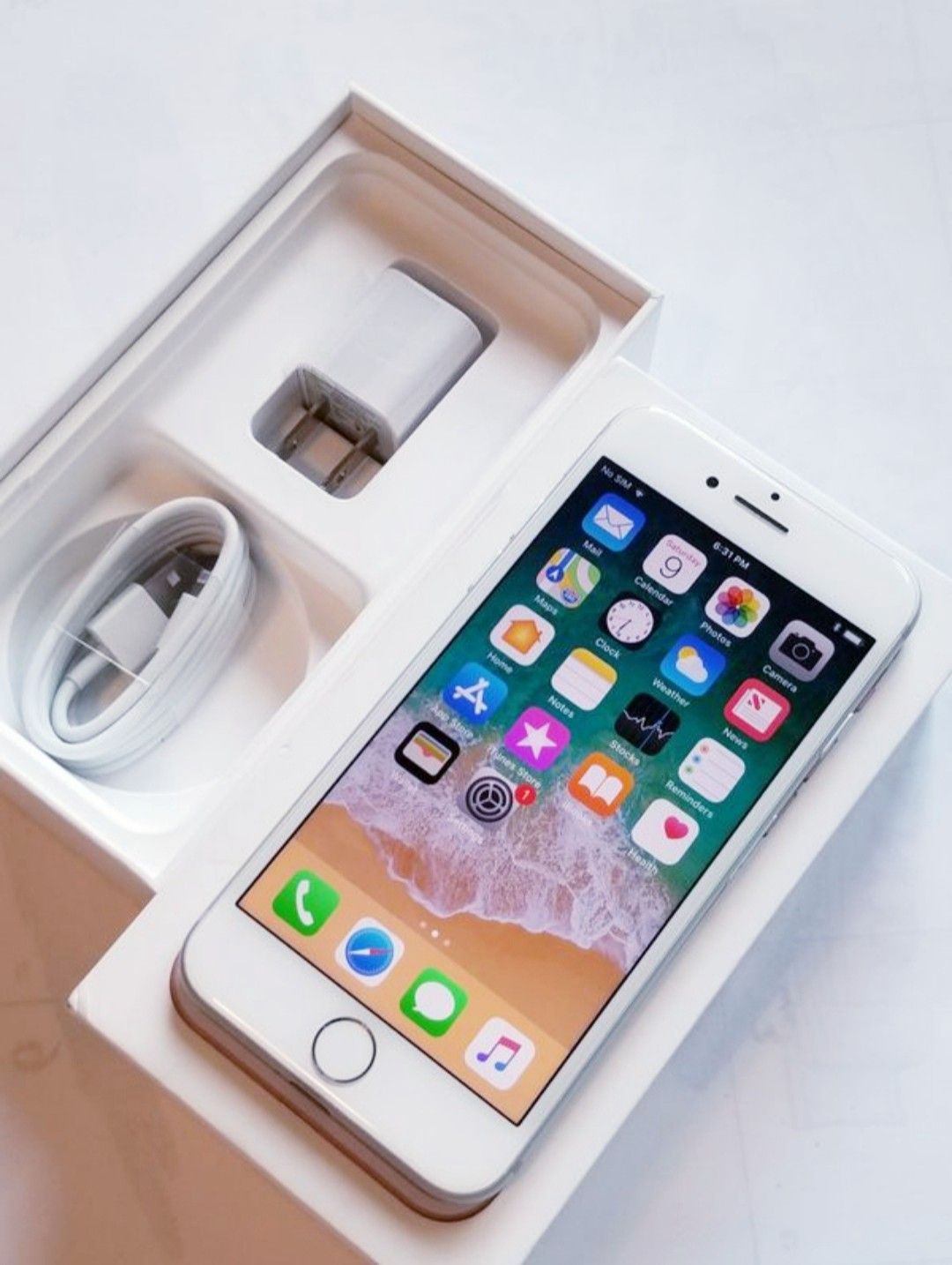 iPhone 7 | Factory Unlocked | Works For Any SIM Company Carrier | Works For Locally & INTERNATIONALLY | Like Almost New...