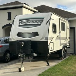 2021 Winnebago Micro Minnie /  Rv Camper