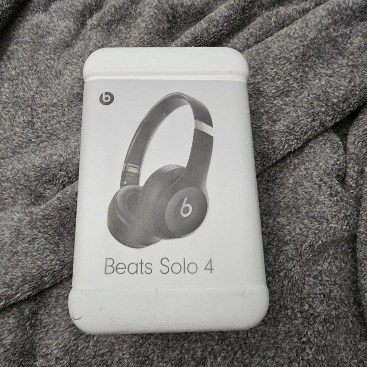 Beats Solo 4, brand new, open box