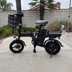 Folding electric bicycle