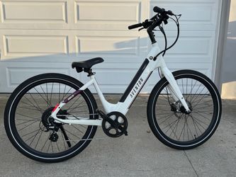 SAVE $628 Aventon 500.3 Pace step through like new E-bike Large white electric bike ebike
