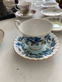 Royal Albert Lakeside Series "Derwent Water" Tea Cup and Saucer, Blue Rose Teacup and Saucer