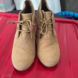 Pre Loved  TOMS Wedges